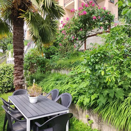 Locazione Turistica Casa Dei Gelsomini Apartment *